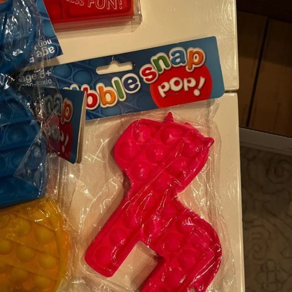 Pop-Its and Poppin Pipes / Fidget Toys (new)‎